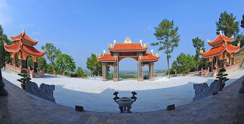 Toàn cảnh thiền viện giữa núi rừng