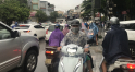 Tình trạng ùn tắc tại các cổng trường học