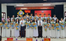 Đồng chí Bí thư Thành ủy TP Thanh Hóa Lê Anh Xuân dự lễ kết nạp Đảng tại Trường THPT Hàm Rồng
