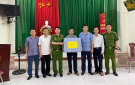 Trưởng Công an thành phố Thanh Hoá dự sinh hoạt đảng tại Chi bộ phố Tân Cộng, phường Đông Tân, thành phố Thanh Hoá