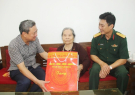 Bí thư Thành ủy TP Thanh Hóa Lê Anh Xuân thăm, tặng quà chiến sĩ Điện Biên
