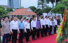  Phó Chủ tịch nước Võ Thị Ánh Xuân dâng hương tưởng nhớ Chủ tịch Hồ Chí Minh