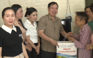 Lãnh đạo thành phố thăm, tặng quà các gia đình chính sách phường Ngọc Trạo, Tân Sơn